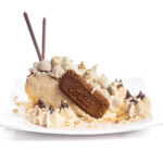 Tarta de queso con base crujiente y crema de leche