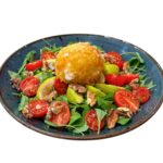 Ensalada de Burrata Rebozada con higos